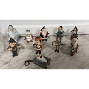 2004 Santa Claus Is Coming To Town Christmas Ornament Set CompletePlaying Mantis